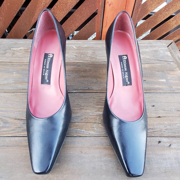 Vintage 1990s Etienne Aigner Pumps. Size 8 M. LNGUC. Made in Spain. Black. - Picture 11 of 11